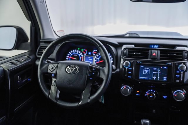 Used 2016 Toyota 4Runner Trail AWD/4WD image 4