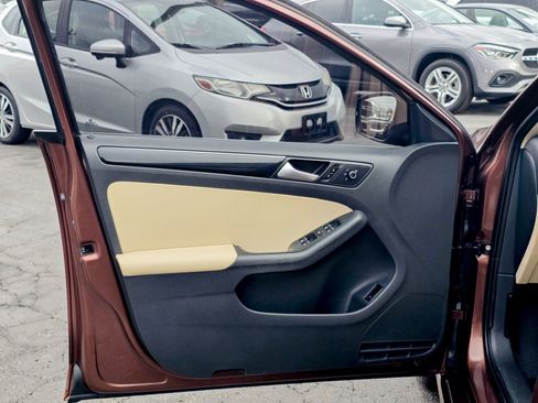 Used 2016 Volkswagen Jetta SEL image 25