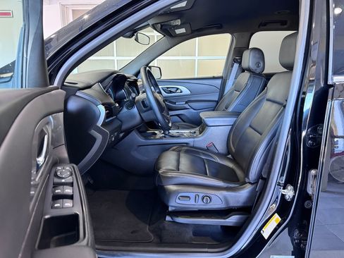 Certified 2023 Chevrolet Traverse LT image 9