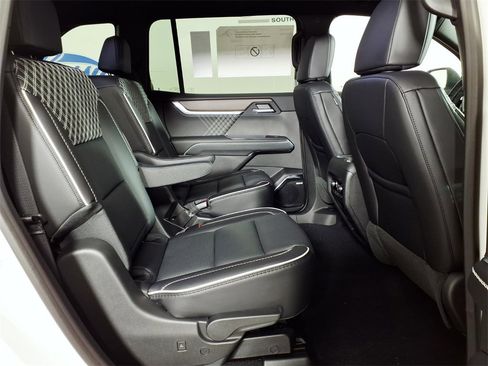 New 2026 GMC Acadia Denali image 11