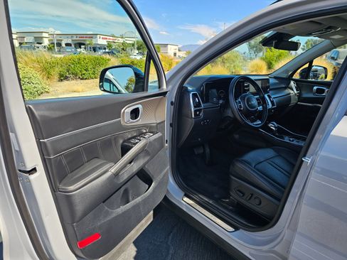 Used 2023 Kia Sorento SX FWD image 15