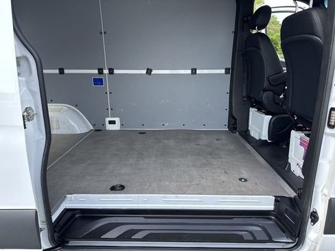 Used 2025 Mercedes-Benz Sprinter 2500 image 11