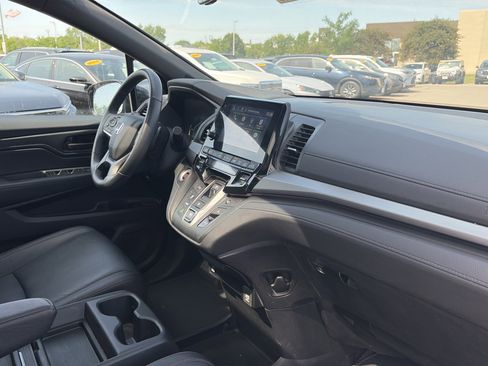 Used 2024 Honda Odyssey Sport image 13