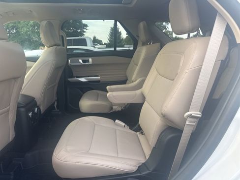 Used 2023 Ford Explorer Limited w/ Equipment Group 301A AWD/4WD image 22
