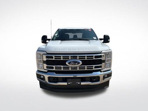 Used 2024 Ford F250 XLT AWD/4WD image 2