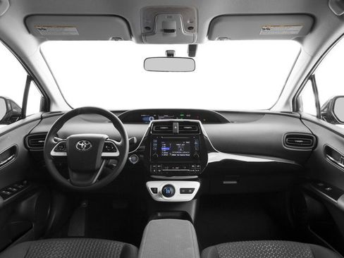 Used 2016 Toyota Prius Three Touring FWD image 4