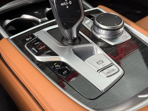 Used 2022 BMW 740i w/ M Sport Package RWD image 56