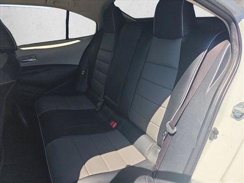 Used 2020 Toyota Corolla LE FWD image 17