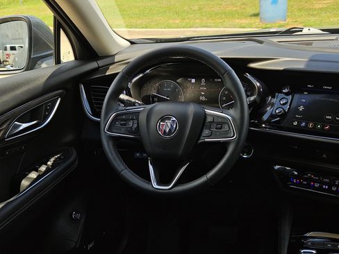 Used 2022 Buick Envision Avenir w/ Safety Package FWD image 13