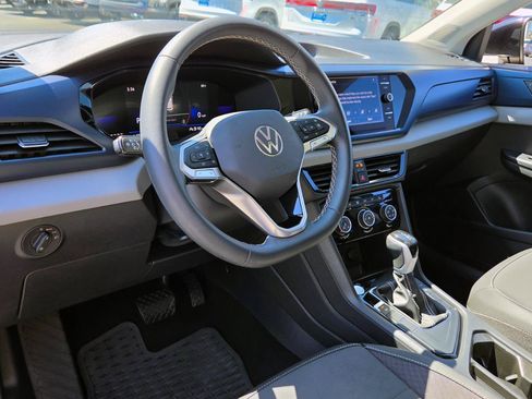 Certified 2023 Volkswagen Taos SE w/ Panoramic Sunroof Package FWD image 26