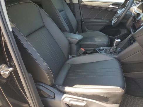 Used 2022 Volkswagen Tiguan SE AWD/4WD image 17
