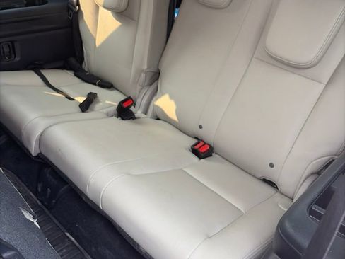 Used 2022 Subaru Ascent Limited w/ Technology Package AWD/4WD image 12