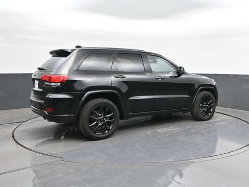 Used 2019 Jeep Grand Cherokee Altitude RWD image 15