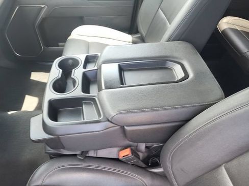 Used 2025 GMC Sierra 1500 SLT AWD/4WD image 30
