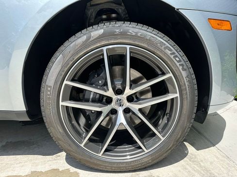 Used 2025 Porsche Macan image 38