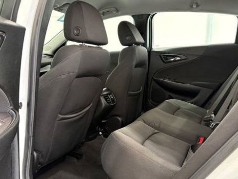 Used 2021 Chevrolet Malibu LT image 15