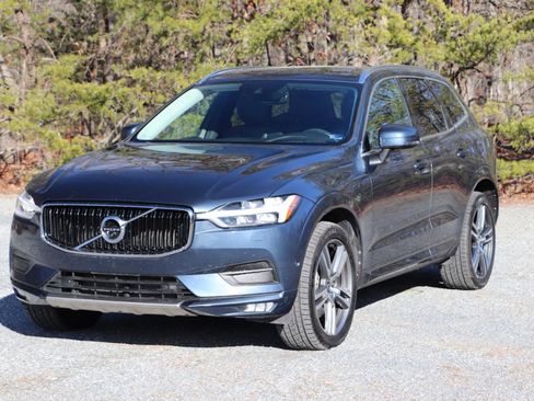 Used 2018 Volvo XC60 T6 Momentum w/ Convenience Package image 40