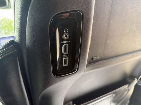 Used 2019 Chrysler Pacifica Touring-L Plus w/ Advanced Safetytec Group FWD image 26