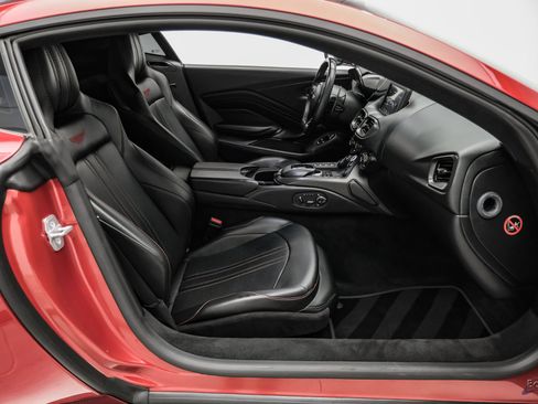 Used 2019 Aston Martin V8 Vantage Coupe RWD image 53