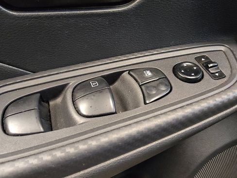 Used 2020 Nissan Versa S FWD image 27