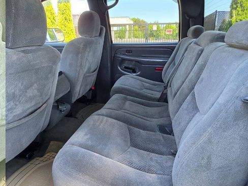 Used 2005 Chevrolet Silverado 2500 LS w/ Heavy-Duty Power Package AWD/4WD image 10