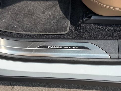 Certified 2025 Land Rover Range Rover Long Wheelbase SE AWD/4WD image 12