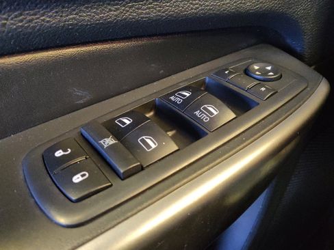 Used 2019 Jeep Cherokee Latitude Plus image 27