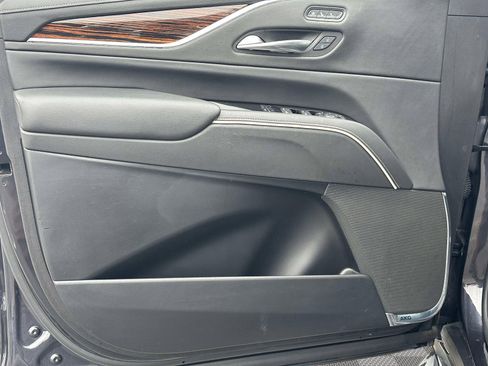 Used 2022 Cadillac Escalade Premium Luxury w/ LPO, Illumination Package image 21