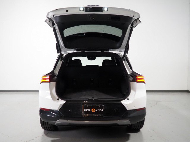 Used 2024 Chevrolet Equinox EV FWD LT w/ 2LT w/ LPO, Blackout Package image 43