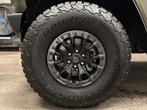 New 2025 Ford Bronco Raptor image 7