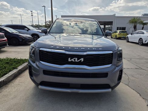 Used 2022 Kia Telluride LX FWD image 2