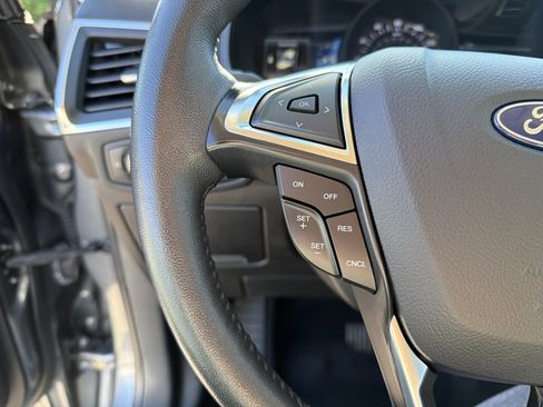 Used 2024 Ford Edge Titanium image 9