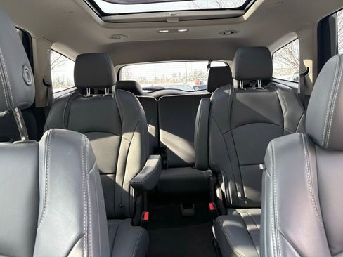 Used 2020 Buick Enclave Essence image 40