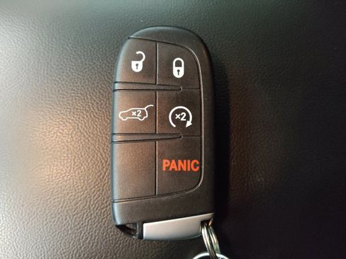 Used 2021 Jeep Grand Cherokee Laredo X RWD image 32
