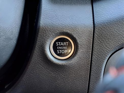 Used 2023 Nissan Frontier PRO-4X w/ Pro-4X Premium Package image 19