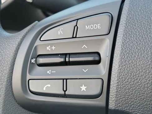 New 2026 Hyundai Venue SE image 8