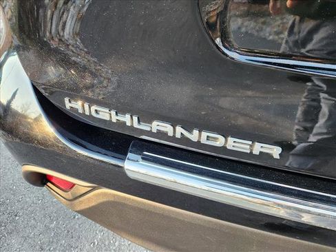 Used 2023 Toyota Highlander XLE image 21