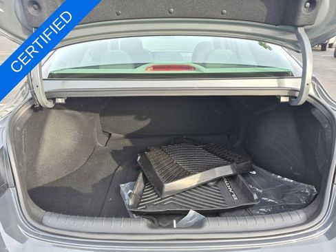 Used 2025 Hyundai Elantra SEL image 24