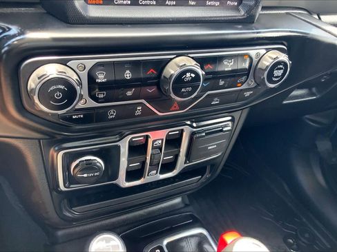 Used 2022 Jeep Wrangler Unlimited Sport AWD/4WD image 28
