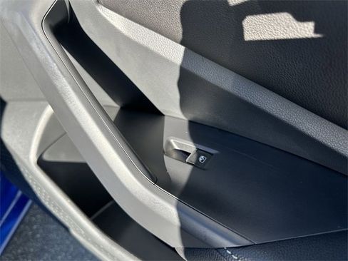 Used 2023 Volkswagen Jetta SE w/ Panoramic Sunroof Package image 39