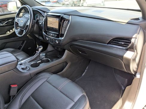 Used 2022 Chevrolet Traverse RS image 28