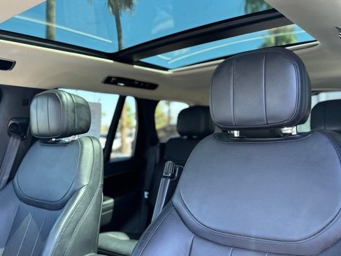 Used 2023 Land Rover Range Rover SE AWD/4WD image 6