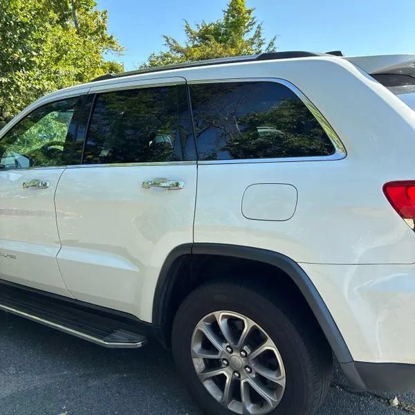 Used 2016 Jeep Grand Cherokee Limited AWD/4WD image 4