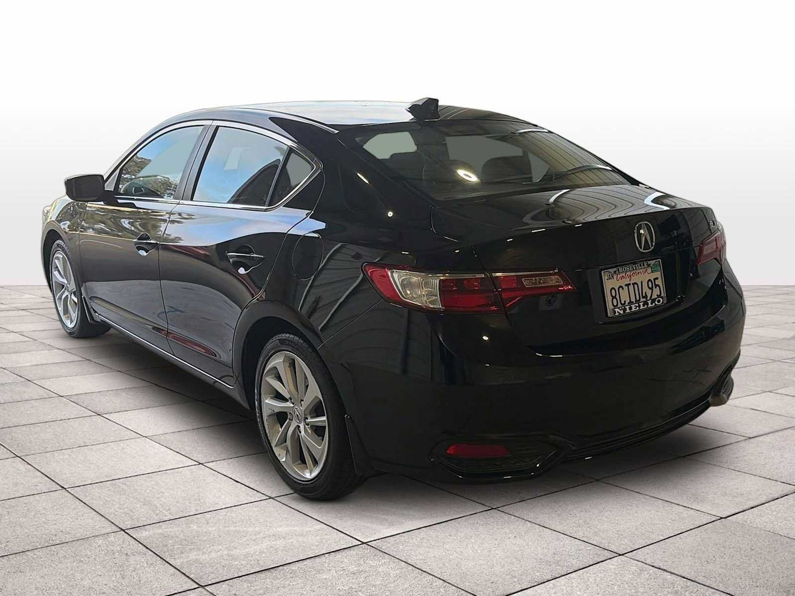 Used 2017 Acura ILX FWD image 13