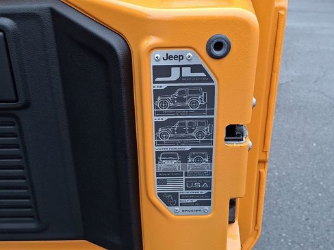 Used 2021 Jeep Wrangler Sport S image 29