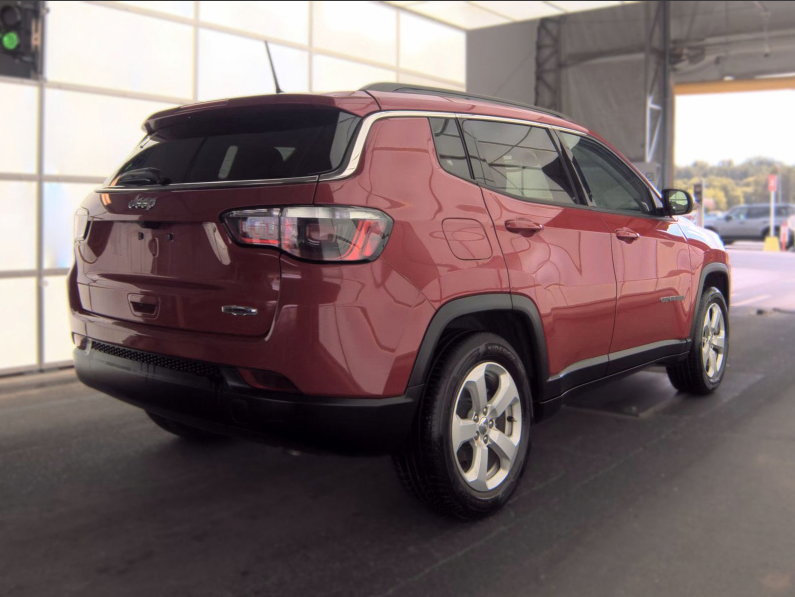 Used 2019 Jeep Compass Latitude w/ Popular Equipment Group FWD image 2