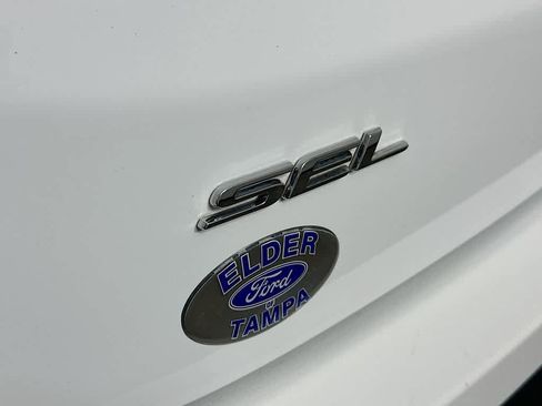 Certified 2022 Ford Edge SEL w/ Convenience Package image 7