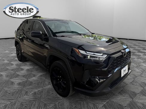Used 2025 Toyota RAV4 LE FWD image 7
