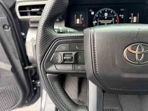 Used 2026 Toyota Tacoma SR5 AWD/4WD image 18