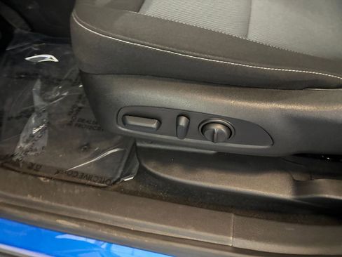 Used 2025 Chevrolet Blazer LT image 23